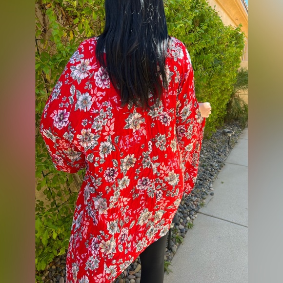 Patrons of Peace Women’s Floral cardigan. Size Medium. - Picture 1 of 5